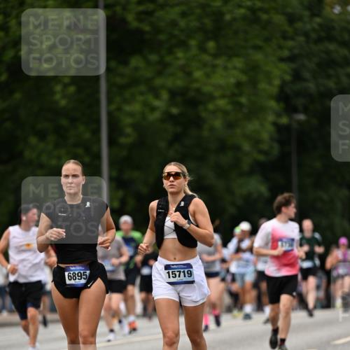 29.06.2025 - hella hamburg halbmarathon Dr. Thomas Lammeyer http://msf.ph/oto/8423501 29.06.2025 10:48:55 Kennedybrücke 1095, 2073, 2186, 2692, 3506, 3596, 4215, 4968, 5355, 5730, 5731, 6036, 6895, 7489, 7610, 7818, 8763, 8870, 9331, 9333, 10303, 10304, 10707 meine-sportfotos.de