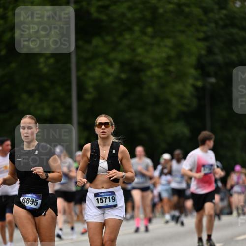29.06.2025 - hella hamburg halbmarathon Dr. Thomas Lammeyer http://msf.ph/oto/8423515 29.06.2025 10:48:56 Kennedybrücke 1095, 2073, 2186, 2692, 3506, 3596, 4215, 4968, 5355, 5730, 5731, 6036, 6895, 6922, 7489, 7610, 7818, 8763, 8870, 9331, 9333, 10303, 10304, 10707 meine-sportfotos.de
