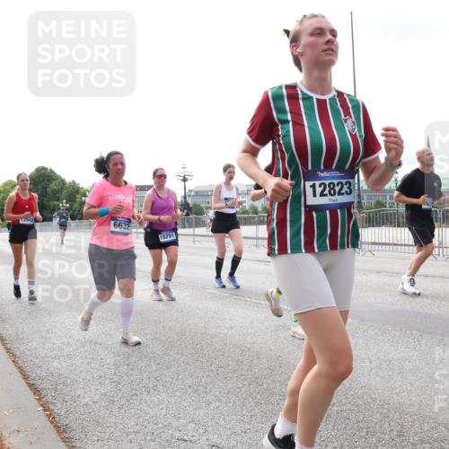 29.06.2025 - hella hamburg halbmarathon Lena Gebhardt http://msf.ph/oto/8423522 29.06.2025 10:28:15 Lombardsbrücke 12842, 6632, 18291, 12823, 1148, 3445, 5177, 5369, 5604, 5718, 5847, 5939, 6418, 6632, 7497, 7667, 7980, 8215, 8327, 9567, 9653, 9654, 9855, 10434, 11692, 11739, 12780, 12823, 12842, 13045, 13296, 13400, 13568, 13678, 13860, 14017, 14155, 15123, 15607, 15608, 16569, 16804, 18256, 18293, 18604, 19180 meine-sportfotos.de