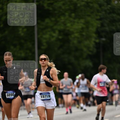 29.06.2025 - hella hamburg halbmarathon Dr. Thomas Lammeyer http://msf.ph/oto/8423524 29.06.2025 10:48:56 Kennedybrücke 1095, 2073, 2186, 2692, 3506, 3596, 4215, 4968, 5355, 5730, 5731, 6036, 6895, 6922, 7489, 7610, 7818, 8763, 8870, 9331, 9333, 10303, 10304, 10707 meine-sportfotos.de