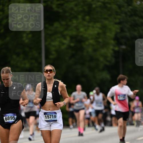 29.06.2025 - hella hamburg halbmarathon Dr. Thomas Lammeyer http://msf.ph/oto/8423528 29.06.2025 10:48:56 Kennedybrücke 1095, 2073, 2186, 2692, 3506, 3596, 4215, 4968, 5355, 5730, 5731, 6036, 6895, 6922, 7489, 7610, 7818, 8763, 8870, 9331, 9333, 10303, 10304, 10707 meine-sportfotos.de