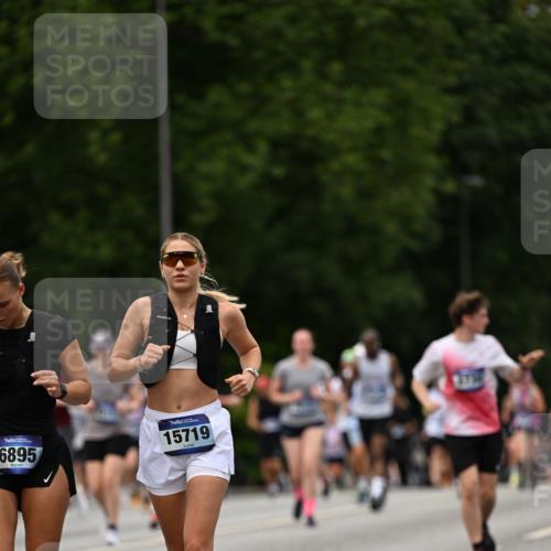 29.06.2025 - hella hamburg halbmarathon Dr. Thomas Lammeyer http://msf.ph/oto/8423531 29.06.2025 10:48:56 Kennedybrücke 1095, 2073, 2186, 2692, 3506, 3596, 4215, 4968, 5355, 5730, 5731, 6036, 6895, 6922, 7489, 7610, 7818, 8763, 8870, 9331, 9333, 10303, 10304, 10707 meine-sportfotos.de