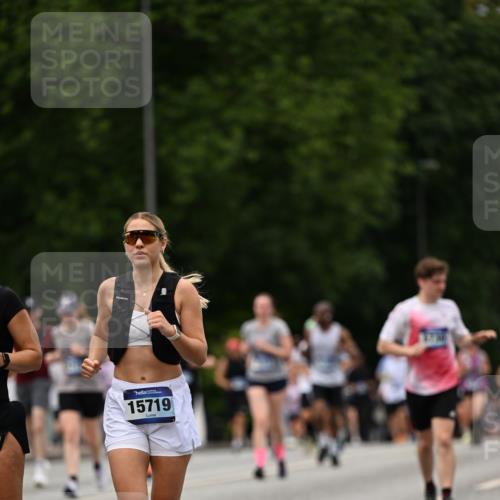 29.06.2025 - hella hamburg halbmarathon Dr. Thomas Lammeyer http://msf.ph/oto/8423541 29.06.2025 10:48:57 Kennedybrücke 1095, 2073, 2186, 2692, 3506, 3596, 4215, 4968, 5355, 5730, 5731, 6036, 6895, 6922, 7489, 7610, 7818, 8763, 8870, 9331, 9333, 10303, 10304, 10707 meine-sportfotos.de