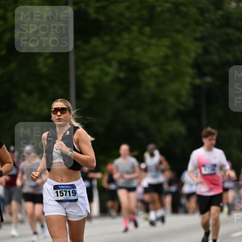 29.06.2025 - hella hamburg halbmarathon Dr. Thomas Lammeyer http://msf.ph/oto/8423545 29.06.2025 10:48:57 Kennedybrücke 1095, 2073, 2186, 2692, 3506, 3596, 4215, 4968, 5355, 5730, 5731, 6036, 6895, 6922, 7489, 7610, 7818, 8763, 8870, 9331, 9333, 10303, 10304, 10707 meine-sportfotos.de