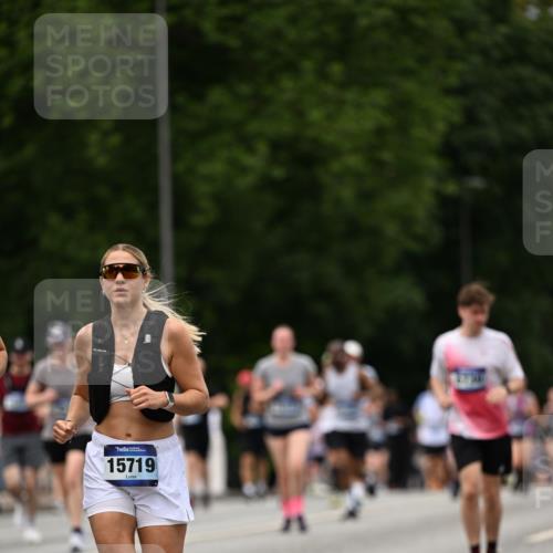 29.06.2025 - hella hamburg halbmarathon Dr. Thomas Lammeyer http://msf.ph/oto/8423550 29.06.2025 10:48:57 Kennedybrücke 1095, 2073, 2186, 2692, 3506, 3596, 4215, 4968, 5355, 5730, 5731, 6036, 6895, 6922, 7489, 7610, 7818, 8763, 8870, 9331, 9333, 10303, 10304, 10707 meine-sportfotos.de