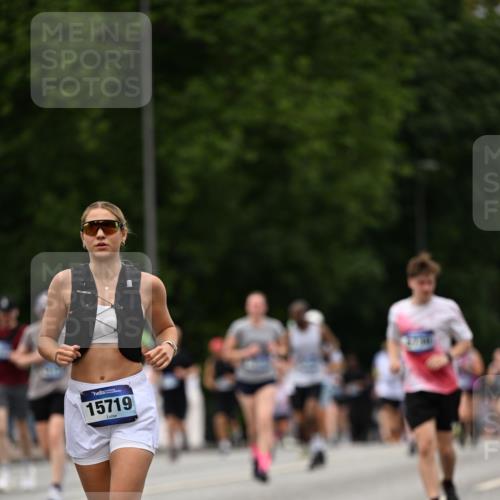 29.06.2025 - hella hamburg halbmarathon Dr. Thomas Lammeyer http://msf.ph/oto/8423554 29.06.2025 10:48:57 Kennedybrücke 1095, 2073, 2186, 2692, 3506, 3596, 4215, 4968, 5355, 5730, 5731, 6036, 6895, 6922, 7489, 7610, 7818, 8763, 8870, 9331, 9333, 10303, 10304, 10707 meine-sportfotos.de