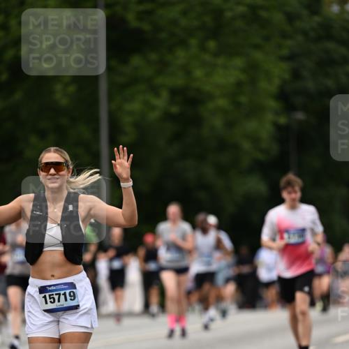 29.06.2025 - hella hamburg halbmarathon Dr. Thomas Lammeyer http://msf.ph/oto/8423567 29.06.2025 10:48:57 Kennedybrücke 1095, 2073, 2186, 2692, 3506, 3596, 4215, 4968, 5355, 5730, 5731, 6036, 6895, 6922, 7489, 7610, 7818, 8763, 8870, 9331, 9333, 10303, 10304, 10707 meine-sportfotos.de