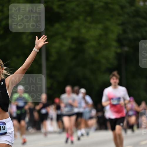 29.06.2025 - hella hamburg halbmarathon Dr. Thomas Lammeyer http://msf.ph/oto/8423588 29.06.2025 10:48:58 Kennedybrücke 1095, 2073, 2186, 2692, 3506, 3596, 4215, 4968, 5355, 5730, 5731, 6036, 6895, 6922, 7489, 7610, 7818, 8763, 8870, 9331, 9333, 10303, 10304, 10707 meine-sportfotos.de