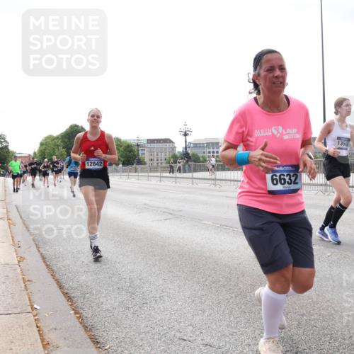 29.06.2025 - hella hamburg halbmarathon Lena Gebhardt http://msf.ph/oto/8423617 29.06.2025 10:28:16 Lombardsbrücke 2020, 13568, 12842, 5570, 6632, 1148, 3445, 5177, 5369, 5604, 5718, 5847, 5939, 6418, 6632, 7497, 7667, 7980, 8215, 8327, 9567, 9653, 9654, 9855, 10434, 11692, 11739, 12780, 12823, 12842, 13045, 13296, 13400, 13568, 13678, 13860, 14017, 14155, 15123, 15607, 15608, 16569, 16804, 18256, 18293, 18604, 19180 meine-sportfotos.de