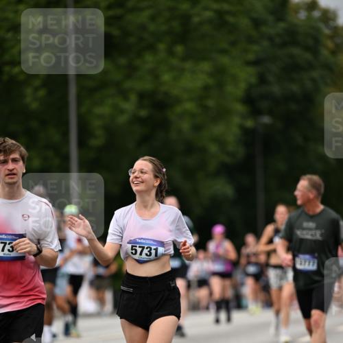 29.06.2025 - hella hamburg halbmarathon Dr. Thomas Lammeyer http://msf.ph/oto/8423674 29.06.2025 10:49:02 Kennedybrücke 1273, 1685, 1713, 2186, 2692, 3238, 3506, 3596, 4215, 5730, 5731, 6036, 6895, 6922, 7541, 7610, 7818, 8763, 10223, 10303, 10304, 10707 meine-sportfotos.de