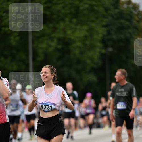 29.06.2025 - hella hamburg halbmarathon Dr. Thomas Lammeyer http://msf.ph/oto/8423683 29.06.2025 10:49:02 Kennedybrücke 1273, 1685, 1713, 2186, 2692, 3238, 3506, 3596, 4215, 5730, 5731, 6036, 6895, 6922, 7541, 7610, 7818, 8763, 10223, 10303, 10304, 10707 meine-sportfotos.de