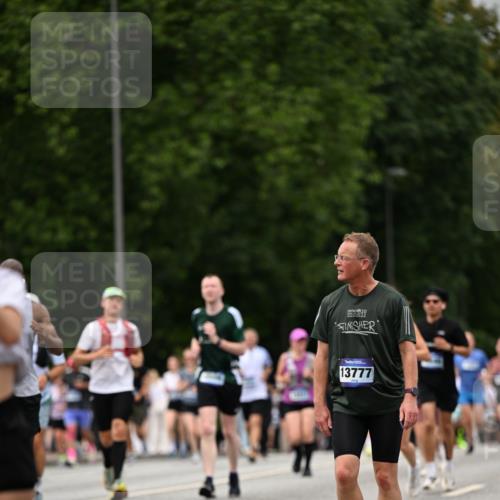 29.06.2025 - hella hamburg halbmarathon Dr. Thomas Lammeyer http://msf.ph/oto/8423695 29.06.2025 10:49:03 Kennedybrücke 1273, 1685, 1713, 2186, 2692, 3238, 3506, 3596, 4215, 5730, 5731, 6002, 6036, 6895, 6922, 7541, 7610, 7818, 8763, 10223, 10303, 10304, 10707 meine-sportfotos.de