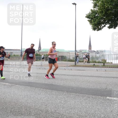 29.06.2025 - hella hamburg halbmarathon Lena Gebhardt http://msf.ph/oto/8423705 29.06.2025 10:53:09 Lombardsbrücke 2701, 14979, 14977, 1340, 1369, 1900, 1906, 2065, 2146, 2291, 2409, 2701, 2988, 3227, 3787, 4195, 4626, 4729, 5428, 5815, 6135, 6521, 7032, 7068, 7483, 7681, 7737, 8189, 8212, 8414, 8515, 8641, 8906, 9545, 9685, 9764, 10043, 10055, 10175, 10417, 10490, 10568, 10600, 10661, 10879, 10981, 11520, 11524, 11919, 12127, 12128, 12193, 12219, 12700, 12994, 13489, 13916, 13917, 14009, 14038, 14765, 14807, 14977, 14979, 16137 meine-sportfotos.de