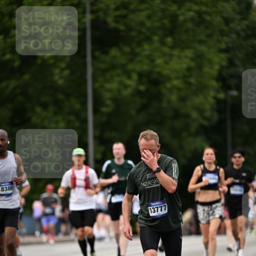 29.06.2025 - hella hamburg halbmarathon Dr. Thomas Lammeyer http://msf.ph/oto/8423727 29.06.2025 10:49:04 Kennedybrücke 1273, 1685, 1713, 2186, 2692, 3238, 3506, 3596, 4215, 5730, 5731, 6002, 6036, 6895, 6922, 7541, 7610, 7818, 10223, 10303, 10304 meine-sportfotos.de