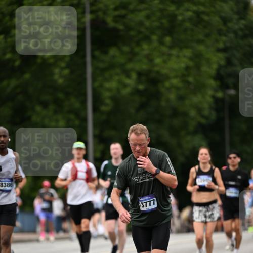29.06.2025 - hella hamburg halbmarathon Dr. Thomas Lammeyer http://msf.ph/oto/8423730 29.06.2025 10:49:04 Kennedybrücke 1273, 1685, 1713, 2186, 2692, 3238, 3506, 3596, 4215, 5730, 5731, 6002, 6036, 6895, 6922, 7541, 7610, 7818, 10223, 10303, 10304 meine-sportfotos.de
