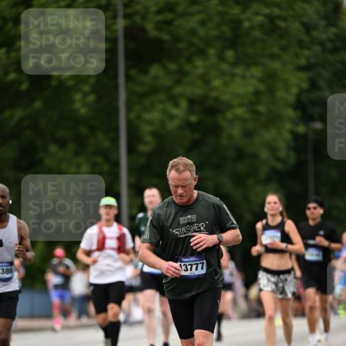 29.06.2025 - hella hamburg halbmarathon Dr. Thomas Lammeyer http://msf.ph/oto/8423734 29.06.2025 10:49:04 Kennedybrücke 1273, 1685, 1713, 2186, 2692, 3238, 3506, 3596, 4215, 5730, 5731, 6002, 6036, 6895, 6922, 7541, 7610, 7818, 10223, 10303, 10304 meine-sportfotos.de