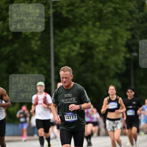 29.06.2025 - hella hamburg halbmarathon Dr. Thomas Lammeyer http://msf.ph/oto/8423744 29.06.2025 10:49:05 Kennedybrücke 1273, 1685, 1713, 2186, 2692, 3238, 3506, 3596, 4215, 5730, 5731, 6002, 6036, 6895, 6922, 7541, 7610, 7818, 8605, 10223, 10303, 10304 meine-sportfotos.de