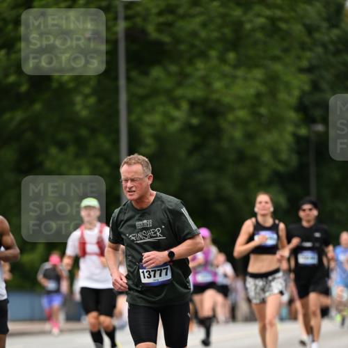 29.06.2025 - hella hamburg halbmarathon Dr. Thomas Lammeyer http://msf.ph/oto/8423750 29.06.2025 10:49:05 Kennedybrücke 1273, 1685, 1713, 2186, 2692, 3238, 3506, 3596, 4215, 5730, 5731, 6002, 6036, 6895, 6922, 7541, 7610, 7818, 8605, 10223, 10303, 10304 meine-sportfotos.de