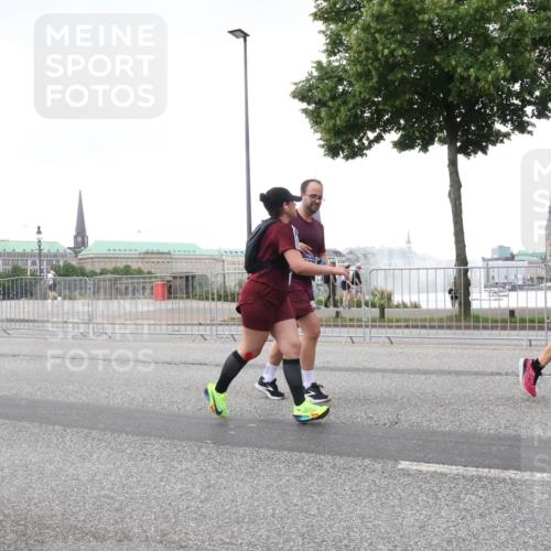29.06.2025 - hella hamburg halbmarathon Lena Gebhardt http://msf.ph/oto/8423766 29.06.2025 10:53:11 Lombardsbrücke 270, 1340, 1900, 1906, 2065, 2146, 2291, 2409, 2701, 2988, 3226, 3787, 4195, 4626, 4729, 5428, 5815, 6135, 6521, 7032, 7068, 7483, 7681, 7737, 7876, 8189, 8212, 8414, 8515, 8641, 8906, 9545, 9685, 9764, 10043, 10055, 10175, 10417, 10490, 10568, 10661, 10879, 10981, 11520, 11524, 11919, 12127, 12128, 12193, 12219, 12700, 12994, 13489, 13916, 13917, 14009, 14038, 14765, 14807, 14977, 14979, 16137 meine-sportfotos.de