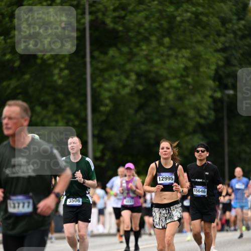29.06.2025 - hella hamburg halbmarathon Dr. Thomas Lammeyer http://msf.ph/oto/8423772 29.06.2025 10:49:06 Kennedybrücke 1273, 1685, 1713, 2186, 2692, 3238, 3506, 3596, 4215, 5730, 5731, 6002, 6036, 6895, 6922, 7541, 7610, 7818, 8605, 10223, 10303, 10304 meine-sportfotos.de