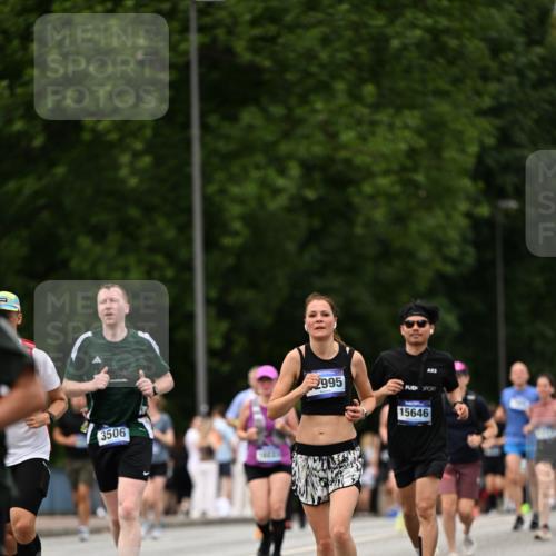 29.06.2025 - hella hamburg halbmarathon Dr. Thomas Lammeyer http://msf.ph/oto/8423792 29.06.2025 10:49:06 Kennedybrücke 1273, 1685, 1713, 2186, 2692, 3238, 3506, 3596, 4215, 5730, 5731, 6002, 6036, 6895, 6922, 7541, 7610, 7818, 8605, 10223, 10303, 10304 meine-sportfotos.de