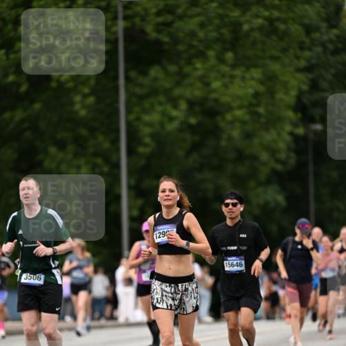 29.06.2025 - hella hamburg halbmarathon Dr. Thomas Lammeyer http://msf.ph/oto/8423815 29.06.2025 10:49:07 Kennedybrücke 1273, 1685, 1713, 2186, 2692, 3238, 3506, 3596, 4215, 5730, 5731, 6002, 6895, 6922, 7541, 7610, 7818, 8605, 10223, 10303, 10304 meine-sportfotos.de
