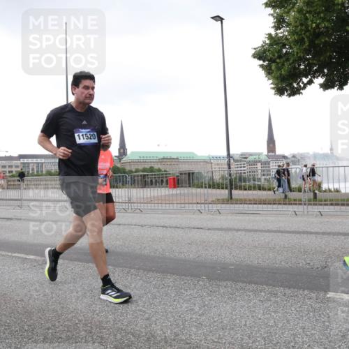 29.06.2025 - hella hamburg halbmarathon Lena Gebhardt http://msf.ph/oto/8423828 29.06.2025 10:53:11 Lombardsbrücke 10661, 11520, 1340, 1900, 1906, 2065, 2146, 2291, 2409, 2701, 2988, 3226, 3787, 4195, 4626, 4729, 5428, 5815, 6135, 6521, 7032, 7068, 7483, 7681, 7737, 7876, 8189, 8212, 8414, 8515, 8641, 8906, 9545, 9685, 9764, 10043, 10055, 10175, 10417, 10490, 10568, 10661, 10879, 10981, 11520, 11524, 11919, 12127, 12128, 12193, 12219, 12700, 12994, 13489, 13916, 13917, 14009, 14038, 14765, 14807, 14977, 14979, 16137 meine-sportfotos.de