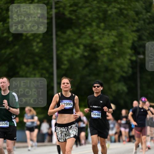 29.06.2025 - hella hamburg halbmarathon Dr. Thomas Lammeyer http://msf.ph/oto/8423830 29.06.2025 10:49:07 Kennedybrücke 1273, 1685, 1713, 2186, 2692, 3238, 3506, 3596, 4215, 5730, 5731, 6002, 6895, 6922, 7541, 7610, 7818, 8605, 10223, 10303, 10304 meine-sportfotos.de