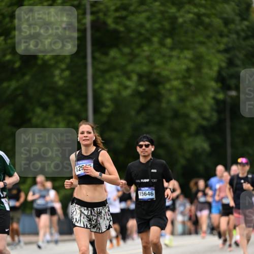 29.06.2025 - hella hamburg halbmarathon Dr. Thomas Lammeyer http://msf.ph/oto/8423835 29.06.2025 10:49:08 Kennedybrücke 1273, 1685, 1713, 2692, 3238, 3506, 3596, 4215, 5730, 5731, 6002, 6895, 6922, 7541, 7610, 7818, 8605, 10223, 10303, 10304 meine-sportfotos.de