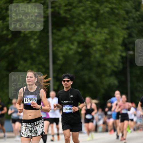 29.06.2025 - hella hamburg halbmarathon Dr. Thomas Lammeyer http://msf.ph/oto/8423849 29.06.2025 10:49:08 Kennedybrücke 1273, 1685, 1713, 2692, 3238, 3506, 3596, 4215, 5730, 5731, 6002, 6895, 6922, 7541, 7610, 7818, 8605, 10223, 10303, 10304 meine-sportfotos.de