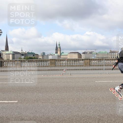 29.06.2025 - hella hamburg halbmarathon Lena Gebhardt http://msf.ph/oto/8423859 29.06.2025 08:58:11 Lombardsbrücke 17 meine-sportfotos.de