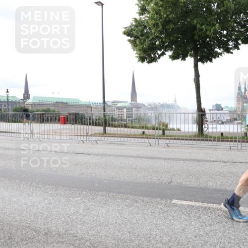 29.06.2025 - hella hamburg halbmarathon Lena Gebhardt http://msf.ph/oto/8423870 29.06.2025 10:28:21 Lombardsbrücke 8327, 1148, 3445, 5369, 5604, 5718, 5847, 5903, 5939, 6418, 6632, 7497, 7667, 7980, 8215, 8327, 8560, 9567, 9642, 9653, 9654, 9716, 9855, 10434, 11692, 11739, 12780, 12842, 13045, 13296, 13400, 13568, 13678, 14017, 14155, 15123, 15608, 16125, 18256, 18293, 18604, 19180 meine-sportfotos.de