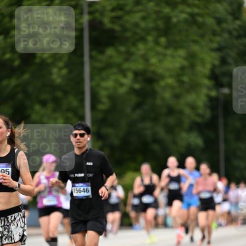 29.06.2025 - hella hamburg halbmarathon Dr. Thomas Lammeyer http://msf.ph/oto/8423877 29.06.2025 10:49:09 Kennedybrücke 1273, 1685, 1713, 3238, 3506, 3596, 4215, 5730, 5731, 6002, 6895, 6922, 7216, 7541, 7610, 7818, 8605, 9085, 10223, 10303, 10304 meine-sportfotos.de