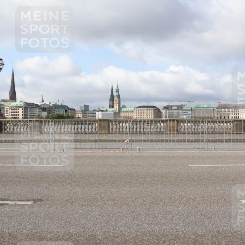 29.06.2025 - hella hamburg halbmarathon Lena Gebhardt http://msf.ph/oto/8423878 29.06.2025 08:58:13 Lombardsbrücke  meine-sportfotos.de