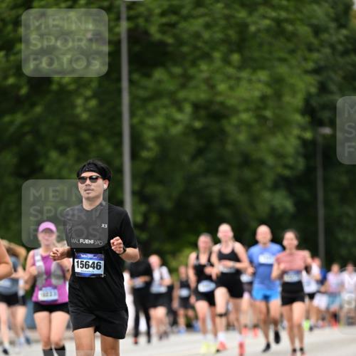29.06.2025 - hella hamburg halbmarathon Dr. Thomas Lammeyer http://msf.ph/oto/8423891 29.06.2025 10:49:09 Kennedybrücke 1273, 1685, 1713, 3238, 3506, 3596, 4215, 5730, 5731, 6002, 6895, 6922, 7216, 7541, 7610, 7818, 8605, 9085, 10223, 10303, 10304 meine-sportfotos.de
