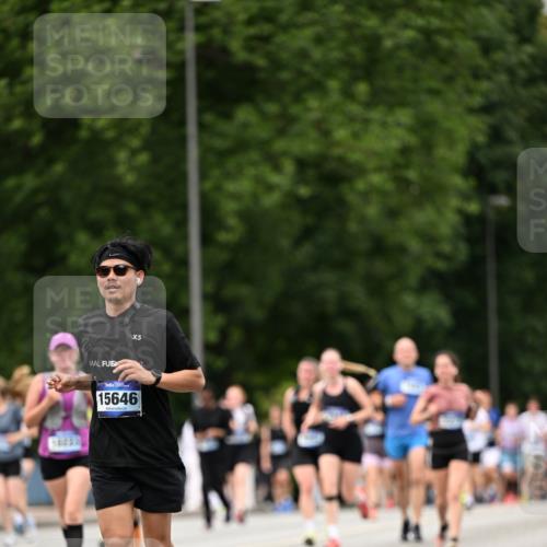 29.06.2025 - hella hamburg halbmarathon Dr. Thomas Lammeyer http://msf.ph/oto/8423894 29.06.2025 10:49:10 Kennedybrücke 1273, 1685, 1713, 3238, 3506, 4215, 5730, 5731, 6002, 6895, 6922, 7216, 7541, 7610, 7818, 8605, 9084, 9085, 10223, 10303, 10304 meine-sportfotos.de