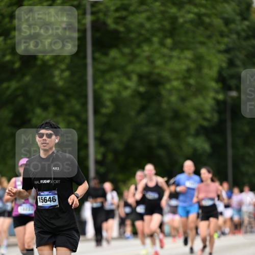 29.06.2025 - hella hamburg halbmarathon Dr. Thomas Lammeyer http://msf.ph/oto/8423900 29.06.2025 10:49:10 Kennedybrücke 1273, 1685, 1713, 3238, 3506, 4215, 5730, 5731, 6002, 6895, 6922, 7216, 7541, 7610, 7818, 8605, 9084, 9085, 10223, 10303, 10304 meine-sportfotos.de