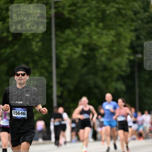 29.06.2025 - hella hamburg halbmarathon Dr. Thomas Lammeyer http://msf.ph/oto/8423911 29.06.2025 10:49:10 Kennedybrücke 1273, 1685, 1713, 3238, 3506, 4215, 5730, 5731, 6002, 6895, 6922, 7216, 7541, 7610, 7818, 8605, 9084, 9085, 10223, 10303, 10304 meine-sportfotos.de