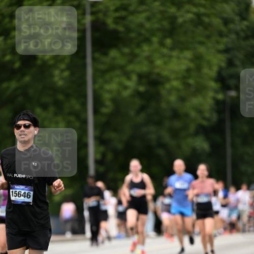 29.06.2025 - hella hamburg halbmarathon Dr. Thomas Lammeyer http://msf.ph/oto/8423917 29.06.2025 10:49:10 Kennedybrücke 1273, 1685, 1713, 3238, 3506, 4215, 5730, 5731, 6002, 6895, 6922, 7216, 7541, 7610, 7818, 8605, 9084, 9085, 10223, 10303, 10304 meine-sportfotos.de