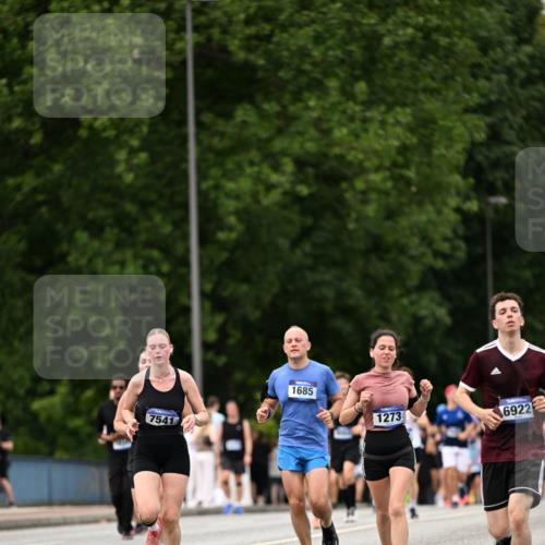 29.06.2025 - hella hamburg halbmarathon Dr. Thomas Lammeyer http://msf.ph/oto/8423966 29.06.2025 10:49:12 Kennedybrücke 1273, 1685, 1713, 3238, 3506, 4215, 5730, 5731, 6002, 6922, 7216, 7541, 7610, 7818, 8605, 9084, 9085, 10223, 10303, 10304 meine-sportfotos.de