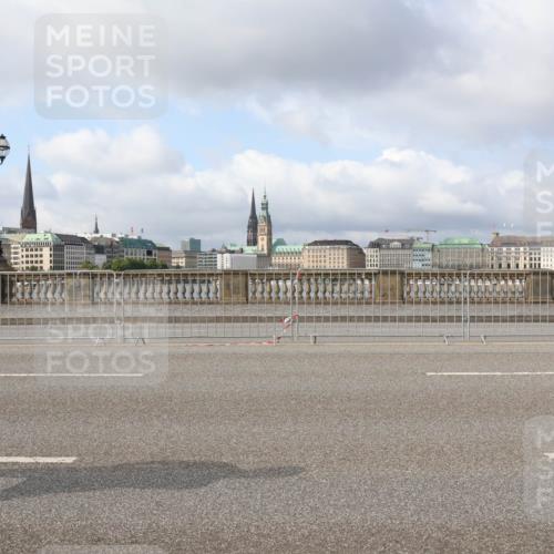 29.06.2025 - hella hamburg halbmarathon Lena Gebhardt http://msf.ph/oto/8423969 29.06.2025 08:58:13 Lombardsbrücke  meine-sportfotos.de