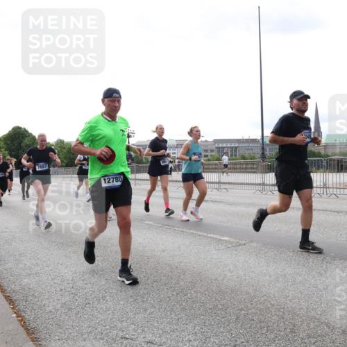 29.06.2025 - hella hamburg halbmarathon Lena Gebhardt http://msf.ph/oto/8423985 29.06.2025 10:28:23 Lombardsbrücke 7667, 12780, 1148, 3445, 5369, 5604, 5718, 5847, 5903, 5939, 6102, 6418, 6632, 7497, 7667, 7980, 8215, 8327, 8560, 9567, 9642, 9653, 9654, 9716, 9855, 10434, 11692, 11739, 12780, 12842, 13045, 13296, 13400, 13568, 13678, 14017, 14155, 15123, 15608, 16125, 18256, 18293, 18604, 19180 meine-sportfotos.de