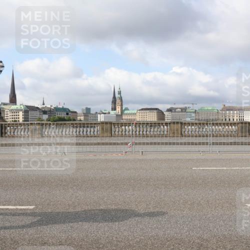 29.06.2025 - hella hamburg halbmarathon Lena Gebhardt http://msf.ph/oto/8423987 29.06.2025 08:58:13 Lombardsbrücke  meine-sportfotos.de