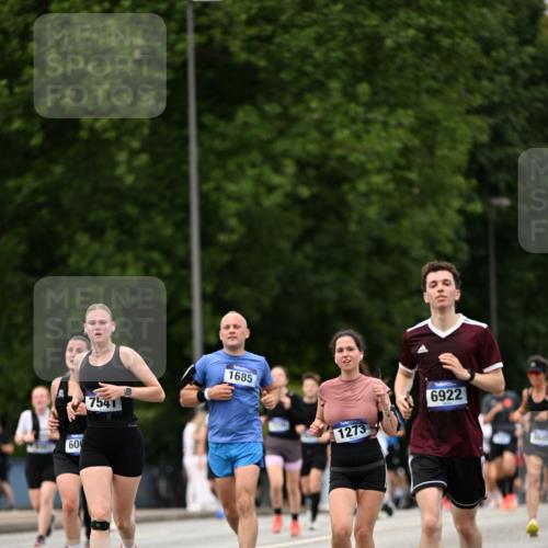 29.06.2025 - hella hamburg halbmarathon Dr. Thomas Lammeyer http://msf.ph/oto/8423996 29.06.2025 10:49:13 Kennedybrücke 1273, 1685, 1713, 3238, 3506, 4215, 5730, 5731, 6002, 6922, 7216, 7541, 7610, 7818, 8605, 9084, 9085, 10223, 10303, 10304 meine-sportfotos.de