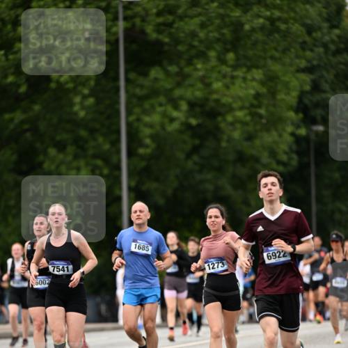 29.06.2025 - hella hamburg halbmarathon Dr. Thomas Lammeyer http://msf.ph/oto/8424002 29.06.2025 10:49:13 Kennedybrücke 1273, 1685, 1713, 3238, 3506, 4215, 5730, 5731, 6002, 6922, 7216, 7541, 7610, 7818, 8605, 9084, 9085, 10223, 10303, 10304 meine-sportfotos.de