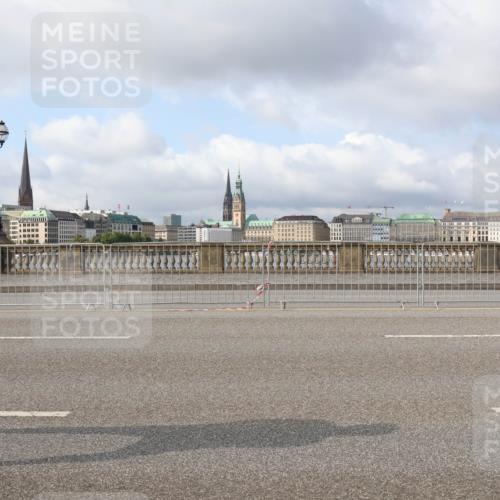 29.06.2025 - hella hamburg halbmarathon Lena Gebhardt http://msf.ph/oto/8424008 29.06.2025 08:58:13 Lombardsbrücke 0 meine-sportfotos.de