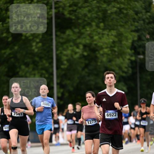 29.06.2025 - hella hamburg halbmarathon Dr. Thomas Lammeyer http://msf.ph/oto/8424019 29.06.2025 10:49:14 Kennedybrücke 1273, 1685, 1713, 3238, 3506, 4215, 5730, 5731, 6002, 6922, 7216, 7541, 7610, 7818, 8605, 9084, 9085, 10223, 10303, 10304 meine-sportfotos.de
