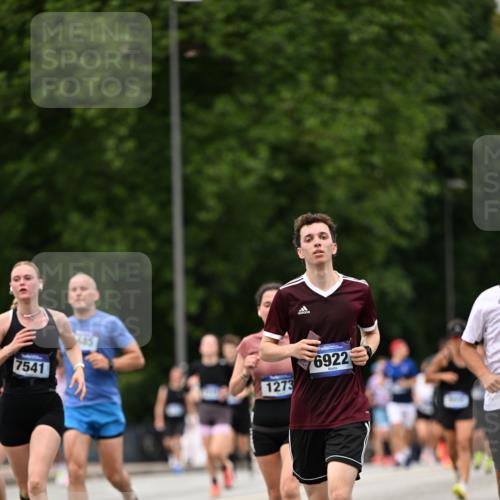 29.06.2025 - hella hamburg halbmarathon Dr. Thomas Lammeyer http://msf.ph/oto/8424029 29.06.2025 10:49:14 Kennedybrücke 1273, 1685, 1713, 3238, 3506, 4215, 5730, 5731, 6002, 6922, 7216, 7541, 7610, 7818, 8605, 9084, 9085, 10223, 10303, 10304 meine-sportfotos.de