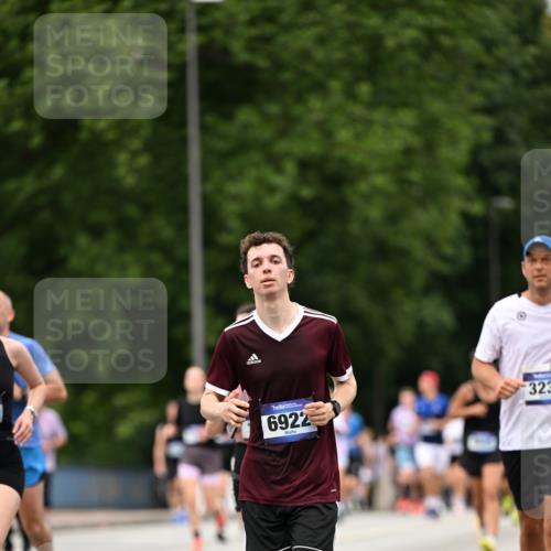 29.06.2025 - hella hamburg halbmarathon Dr. Thomas Lammeyer http://msf.ph/oto/8424058 29.06.2025 10:49:15 Kennedybrücke 1024, 1273, 1685, 1713, 3238, 3506, 4215, 5730, 5731, 6002, 6922, 7216, 7541, 7610, 7818, 8605, 8745, 9084, 9085, 10223, 10303, 10304 meine-sportfotos.de