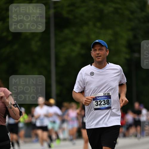 29.06.2025 - hella hamburg halbmarathon Dr. Thomas Lammeyer http://msf.ph/oto/8424139 29.06.2025 10:49:18 Kennedybrücke 1024, 1273, 1685, 1713, 3238, 3506, 6002, 6841, 6922, 7216, 7541, 7610, 7818, 8605, 8745, 8907, 9084, 9085, 10223, 10303, 10304 meine-sportfotos.de